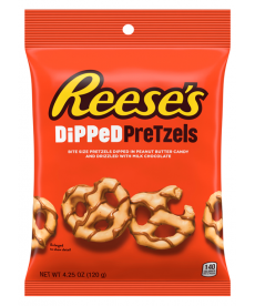 Pretzels 120 gr. Dipped  in Peanut Butter. Reese's